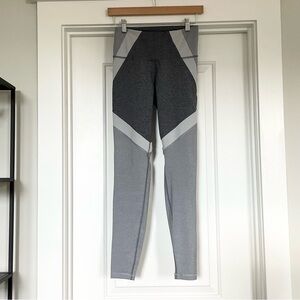 Old Navy Active Go-Dry Workout Leggings in Gray - Size Small